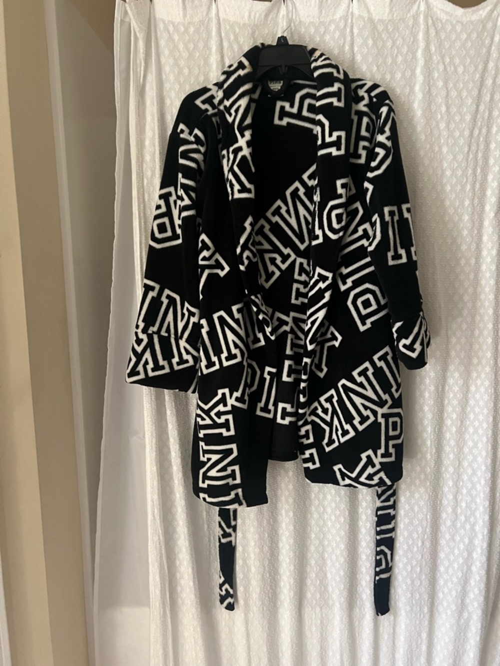 PINK Victoria's Secret Black and White Graphic Cozy Wrap